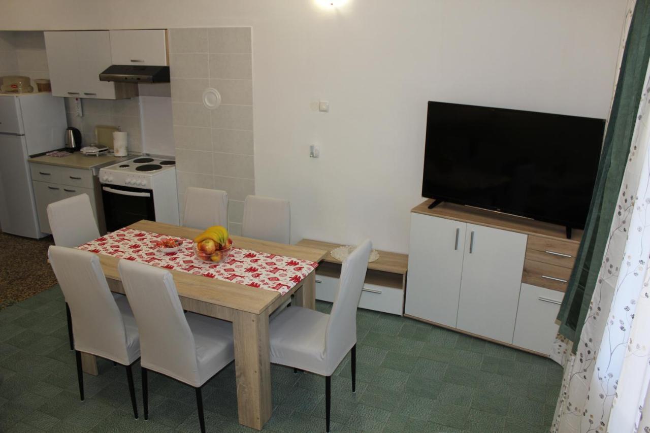 Apartment Mis Floura Rijeka Eksteriør billede